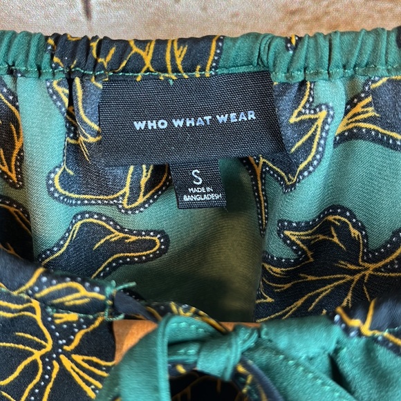 Who What Wear Floral Ruffle Top Small - Picture 4 of 5